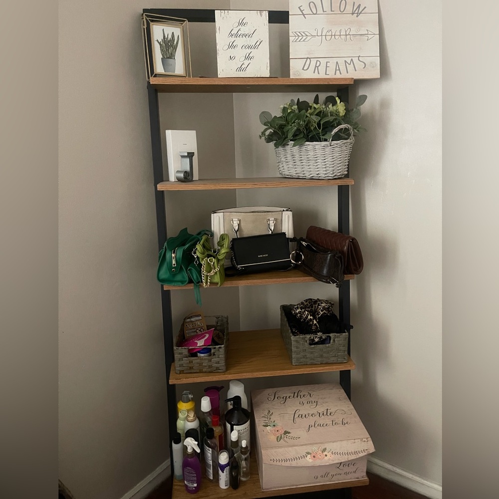 Ladder shelf - Picture 2 of 2